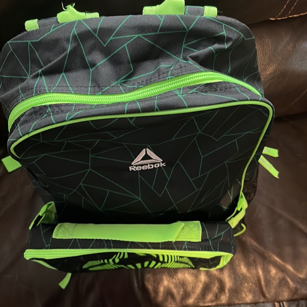 Reebok Stamina Backpack with detachable lunch Bag New - Picture 6 of 13